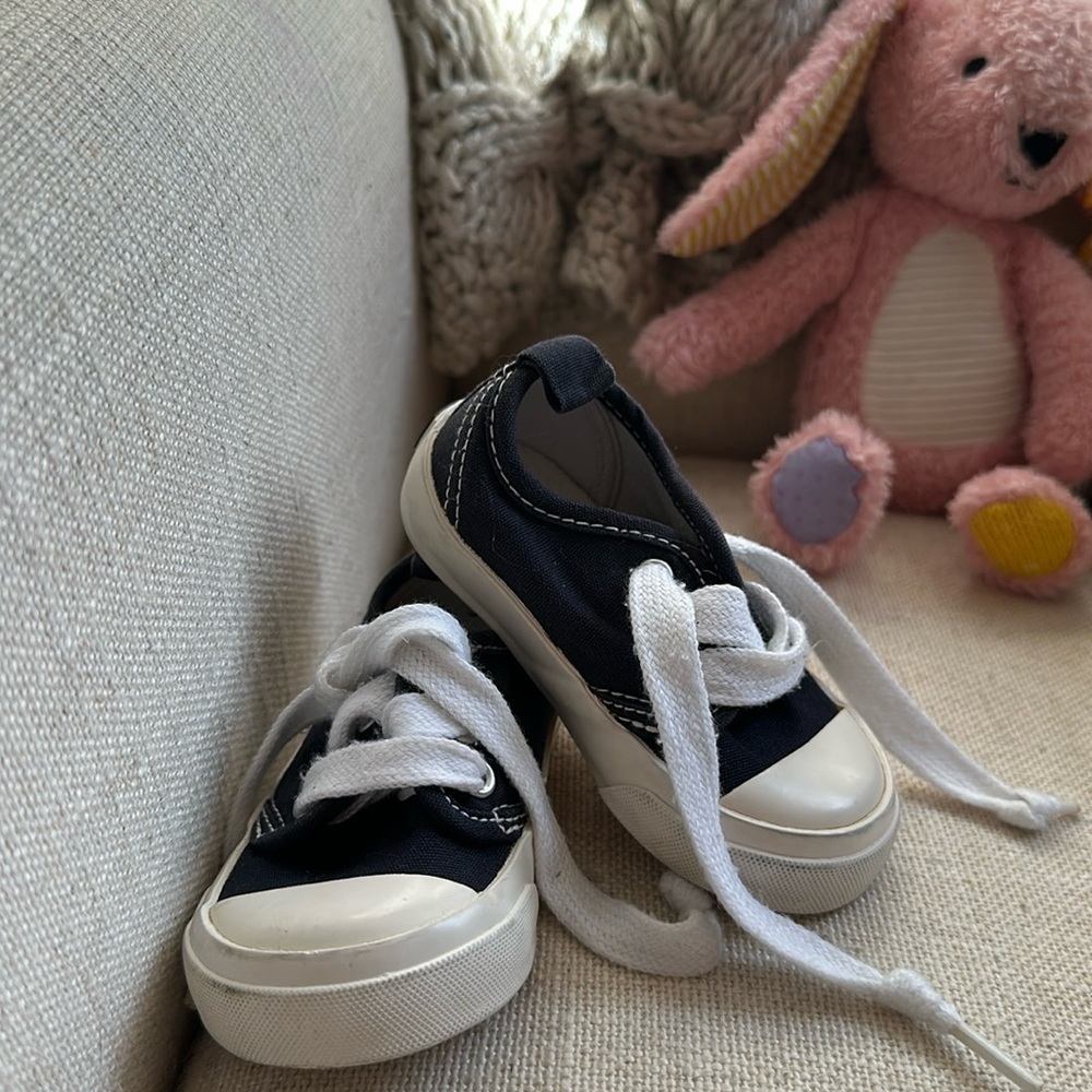 Baby gap sneakers